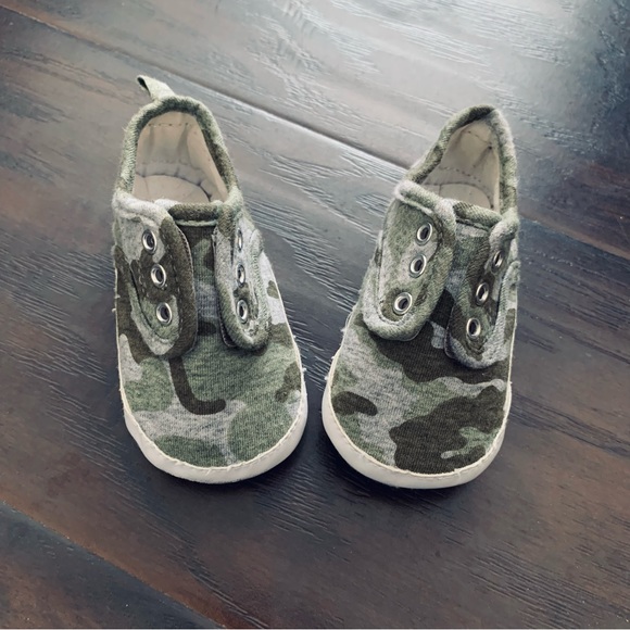 Old Navy Baby Cute Camo Easy Slip-On Soft Shoes | Size: 3-6m. | Color: Camo - Picture 2 of 9